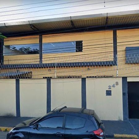Hostel Gru Economico Com Quartos Individuais E Translado Guarulhos Buitenkant foto